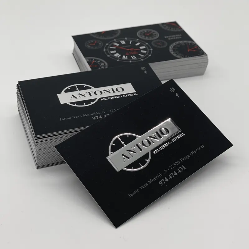 Tarjetas de visita impresas con acabado premium