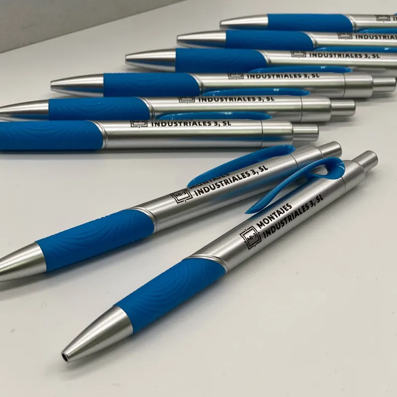 Bolígrafos publicitarios personalizados con la marca del cliente